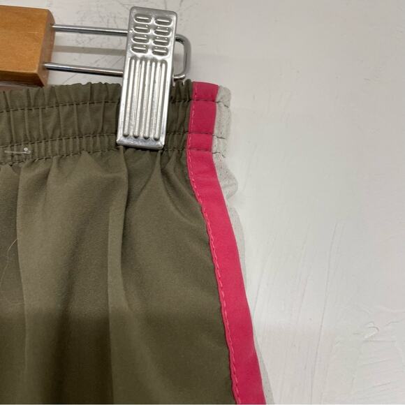 Nike Green & Pink Womens Running Athletic Shorts Womens M - Picture 3 of 9